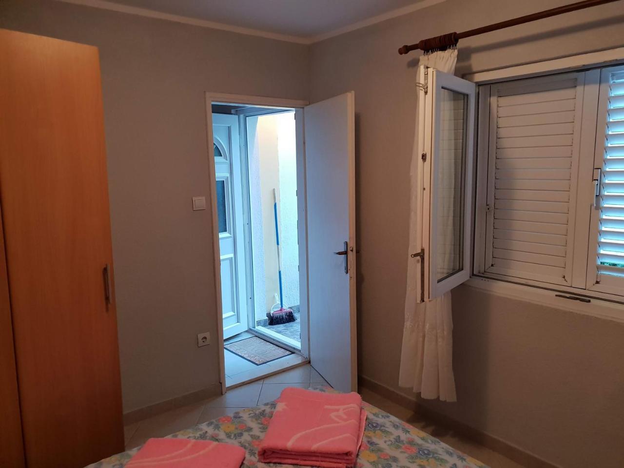 Apartment Miki แฮร์เซ็ก-โนวี ภายนอก รูปภาพ
